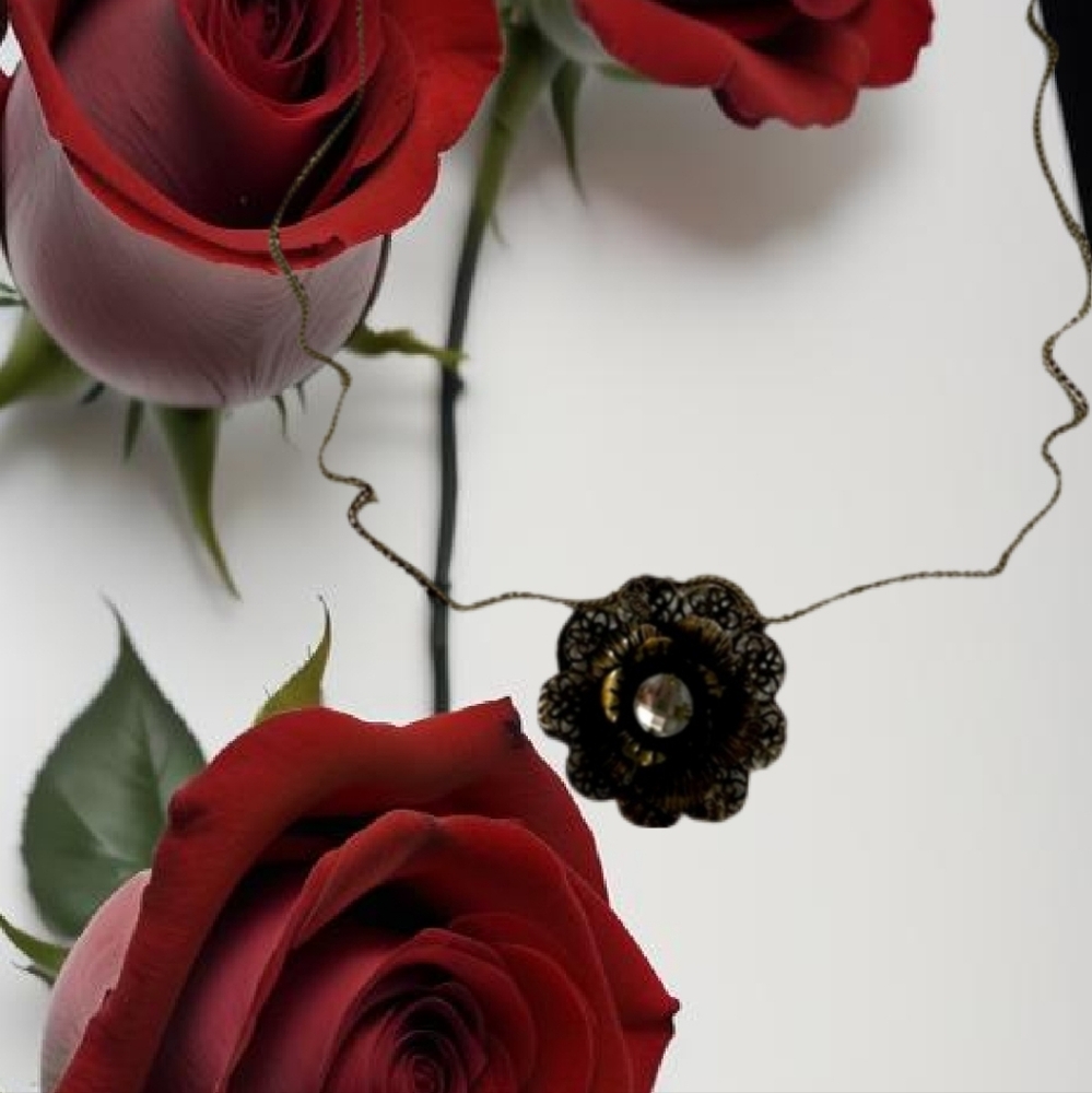 Beautiful! Vintage floral necklace